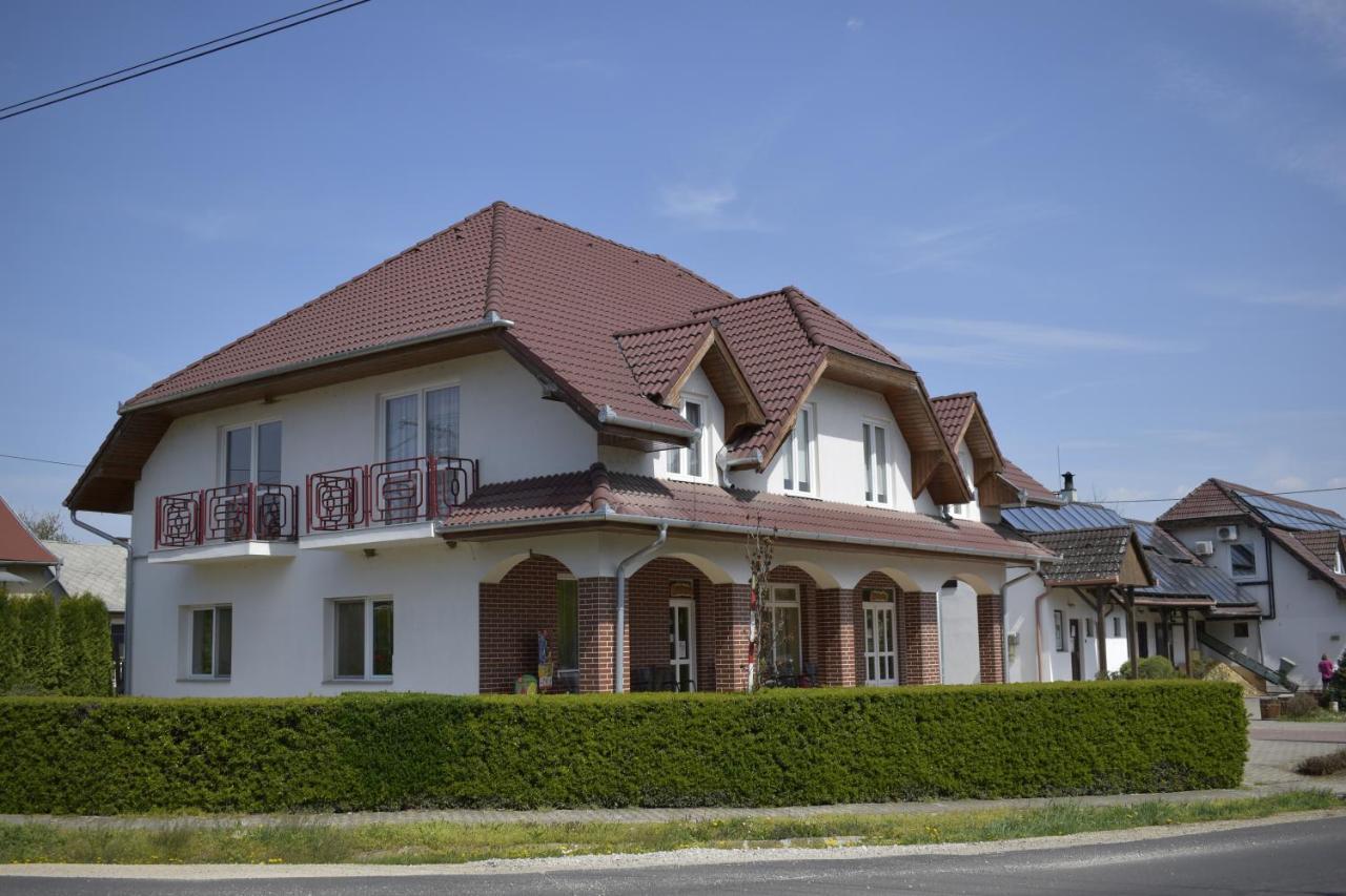 Főnix Apartmanház Nagypáli Exterior foto