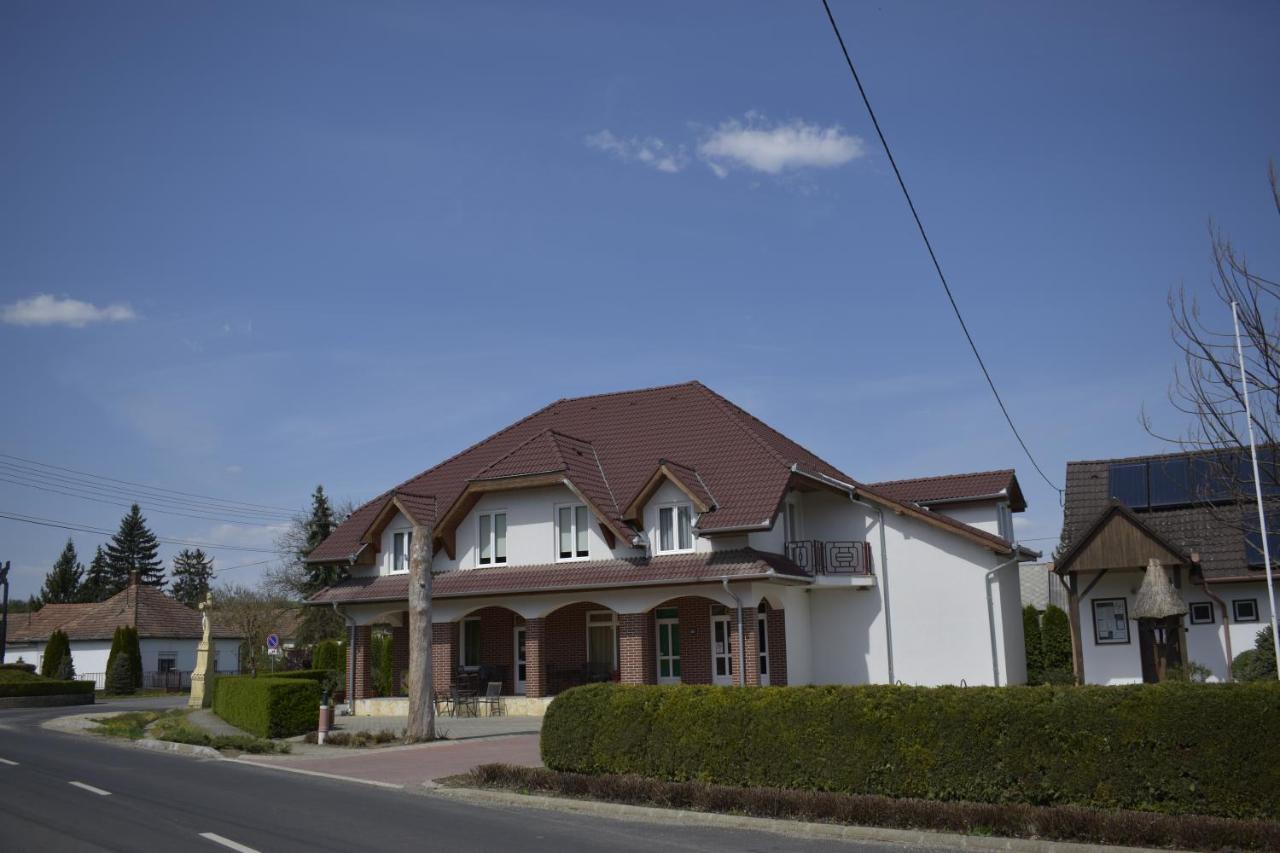 Főnix Apartmanház Nagypáli Exterior foto