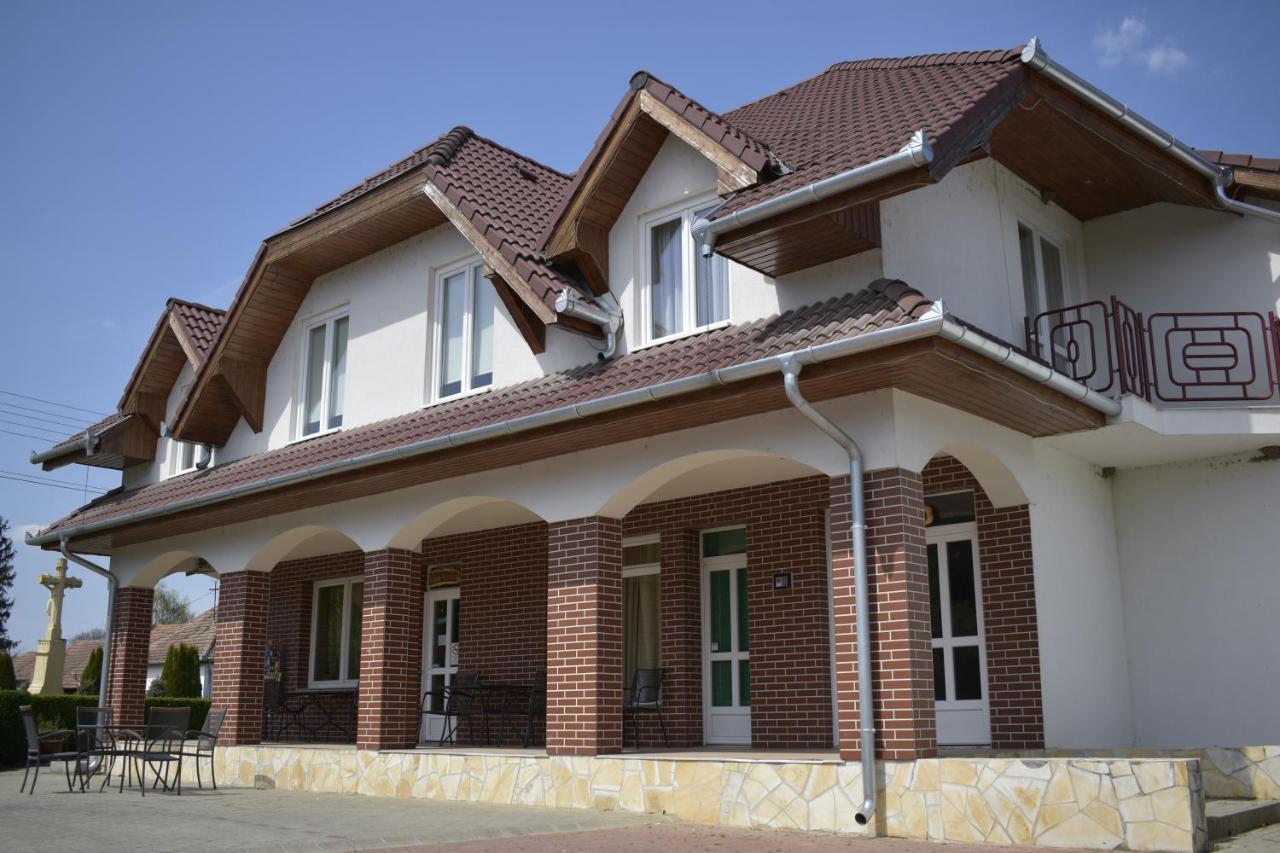 Főnix Apartmanház Nagypáli Exterior foto